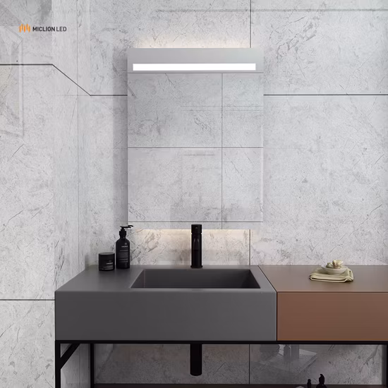 Specchio cosmetico per trucco intelligente a LED da bagno di fabbrica con interruttore dimmerabile